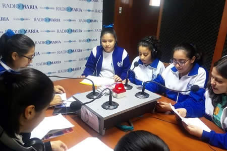 Retándonos en contextos reales de aprendizaje para desarrollar competencias comunicativas
