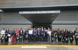 3 641 docentes y directivos fortalecen sus capacidades para implementar proyectos de innovación educativa