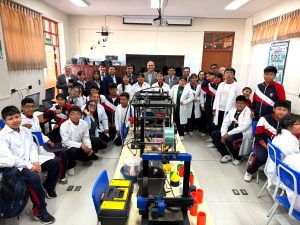 Estudiantes de Arequipa diseñan soluciones tecnológicas para resolver problemas de su entorno